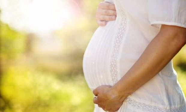 Ένα βίντεο για όλες τις εγκυμονούσες! Αυτά είναι τα πιο παράξενα πράγματα που συμβαίνουν τους 9 μήνες
