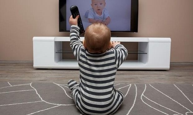 Διαβάστε πώς θα κάνετε το παιδί σας να μην βλέπει πολλές ώρες τηλεόραση!