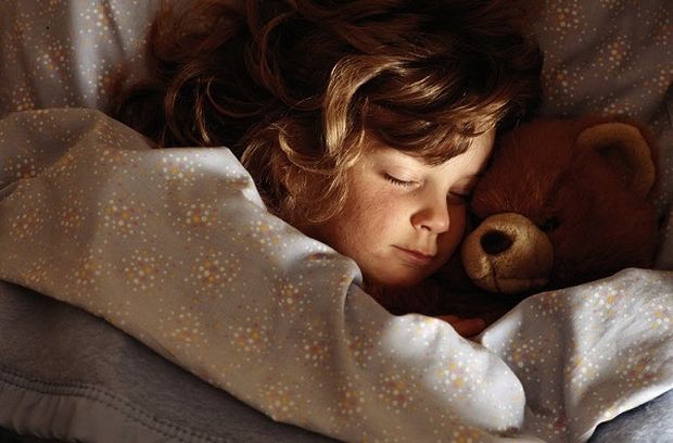 Πώς θα βάλετε τα παιδιά σας για ύπνο εύκολα και... γρήγορα;