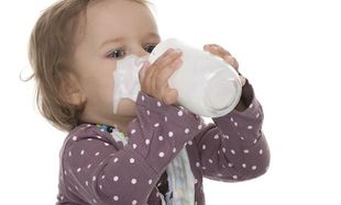 Να τι πρέπει να κάνετε αν το παιδί σας δεν πίνει γάλα