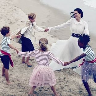 Σύσσωμη, η πιο λαμπερή οικογένεια του Hollywood φωτογραφίζεται για τη Vogue!