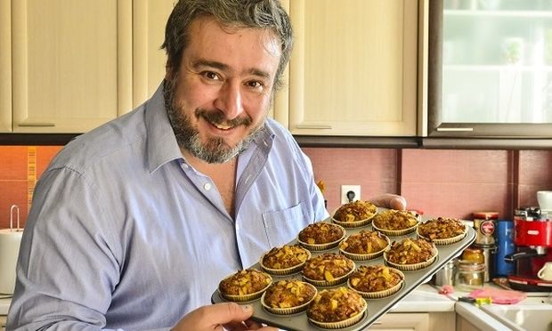Muffins με μήλο, σταφίδες και Βιτάμ από τον Γιώργο Γεράρδο!