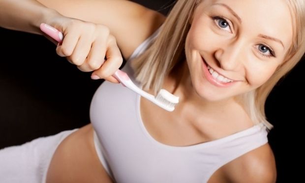 Εγκυμοσύνη και δόντια: Πώς θα έχετε υγιή δόντια χωρίς ουλίτιδα