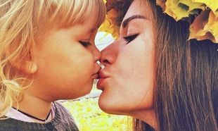 Επιτρέπεται ή όχι να φιλάμε τα παιδιά στο στόμα;