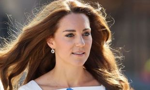 Kate Middleton: Ο πρίγκιπας George τα κάνει όλα άνω κάτω στην κουζίνα όταν μαγειρεύουν μαζί