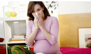 Εγκυμοσύνη και κρυολόγημα: Πώς να το αντιμετωπίσετε φυσικά