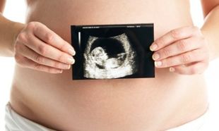 Θυρεοειδής στην εγκυμοσύνη: Συνδέεται με την έλλειψη σιδήρου
