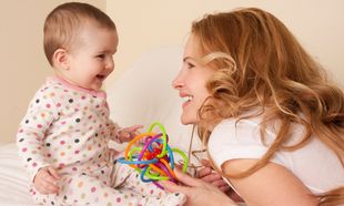 Πρώτη φορά μαμάδες; Χρησιμοποιείτε τη γλώσσα του σώματος για να επικοινωνήσετε με το μωρό σας