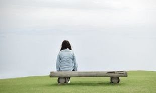 Γνωρίζετε ότι η μοναξιά μπορεί να κληρονομηθεί; Τι προκύπτει από έρευνες
