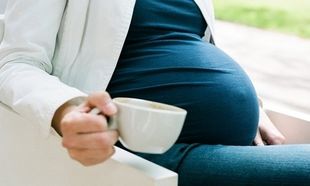 Καφές στην εγκυμοσύνη: Ντεκαφεϊνέ,κανονικός ή καθόλου;
