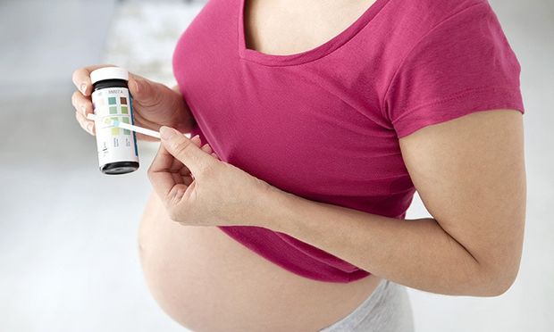 Εξέταση ούρων στην εγκυμοσύνη: Όλα όσα πρέπει να γνωρίζετε