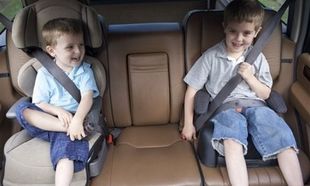 Ποια είναι η ασφαλέστερη θέση στο αυτοκίνητο για το παιδικό κάθισμα;