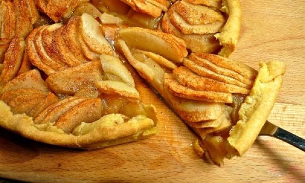 H πιο εύκολη μηλόπιτα που φτιάξατε ποτέ!