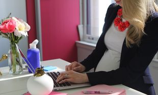 15 ρεαλιστικοί στόχοι για το 2017, για να βρει ισορροπία κάθε εργαζόμενη μαμά