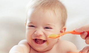 Έξυπνοι τρόποι εισαγωγής στέρεων τροφών στη διατροφή του μωρού