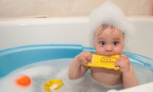 Πόσο συχνά πρέπει να κάνετε μπάνιο το μωρό σας!