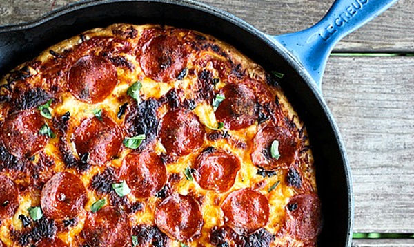 Πίτσα στο τηγάνι: Εύκολη και νόστιμη!