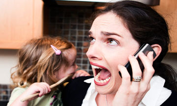 Γιατί όλοι θυμούνται τη μαμά όταν μιλάει στο τηλέφωνο;