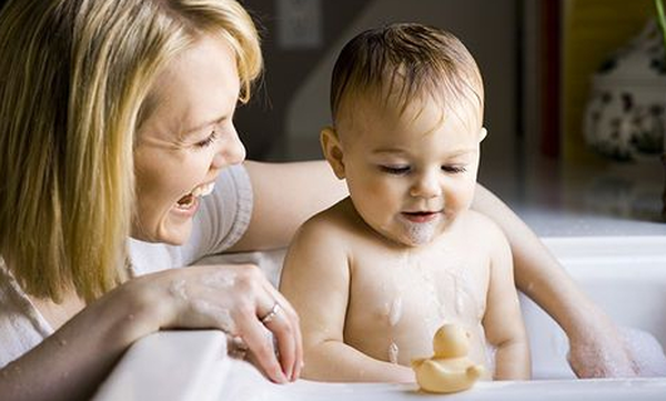 Αυξάνονται οι καταγγελίες για τις παρενέργειες των καλλυντικών - Πολλές αφορούν προϊόντα για μωρά