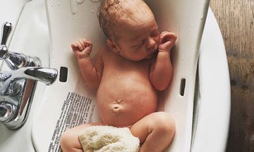 Μωρό: Όλα όσα πρέπει να γνωρίζετε για το πρώτο του μπάνιο