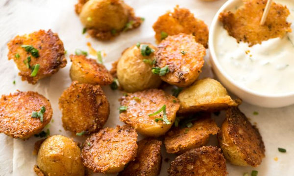 Τραγανές baby πατάτες με παρμεζάνα - Εύκολες και νόστιμες