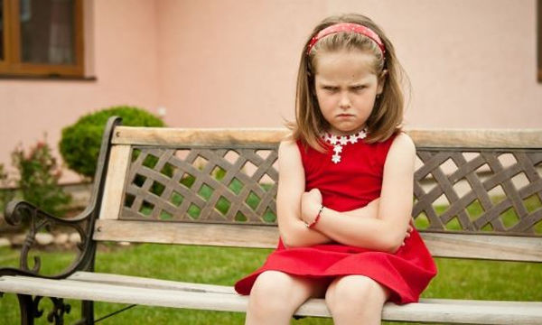 Πώς ηρεμείς ένα θυμωμένο παιδί; Οι οχτώ φράσεις που θα σε βοηθήσουν