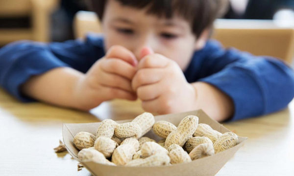 Μπορεί η αλλεργία των παιδιών στα φιστίκια να αντιμετωπιστεί;