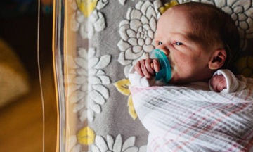 Νεογέννητα μωρά: Τι σημαίνει όταν έχουν λήθαργο ή υπνηλία