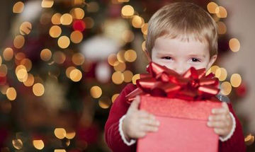 Γιατί να συμμετέχει και το παιδί μας στην ανταλλαγή των Χριστουγεννιάτικων δώρων;