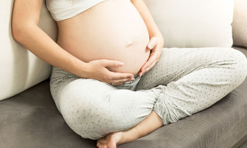 Εγκυμοσύνη μετά τα 40: Οι δυσκολίες, οι κίνδυνοι και οι πιθανότητες σύλληψης