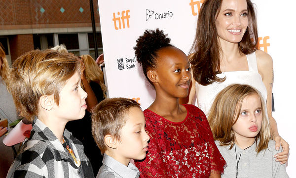 Κι όμως, η Angelina Jolie πήγε τα παιδιά της να δουν το νέο «Tomb Raider»