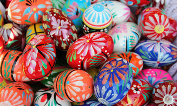 Διακοσμήστε τα πασχαλινά αυγά με χρωματιστά λουλούδια - Είκοσι μοναδικές ιδέες