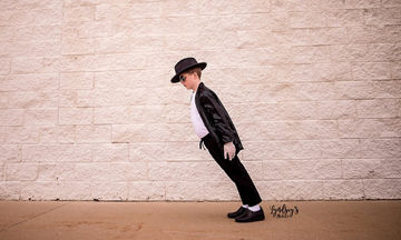 Ένα αξιολάτρευτο αγόρι φωτογραφίζεται ως Michael Jackson - Το αποτέλεσμα; Εκπληκτικό! (pics)