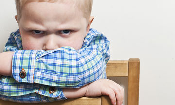 Πώς να χειριστείτε τις μεταπτώσεις διάθεσης ενός 2χρονου παιδιού