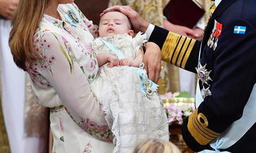 Η πριγκίπισσα Andrienne βαφτίστηκε και το παλάτι έδωσε φωτογραφίες στη δημοσιότητα