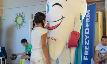 «Μια αγκαλιά, πολλά χαμόγελα»: Μία νέα πρωτοβουλία της FREZYDERM για τα παιδιά 