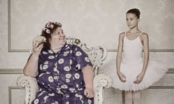 Η φωτογράφος Anna Padchenko φωτογραφίζει την... άλλη πλευρά της μητρότητας
