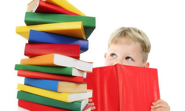 «Η δική σου δουλειά είναι το διάβασμα»: Πρέπει να λέμε αυτή τη φράση στα παιδιά μας;