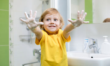 Γιατί είναι σημαντικό να μάθουν τα παιδιά να πλένουν σωστά τα χέρια τους 