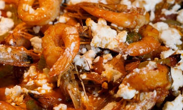 Λαχταριστή συνταγή για πεντανόστιμες γαρίδες σαγανάκι