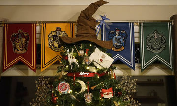 Κάτι αντίστοιχο δεν έχετε ξαναδεί! Χριστουγεννιάτικο δέντρο Harry Potter (pics)