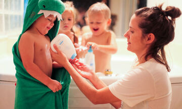 Μαμά μας συμβουλεύει: Πώς να προστατεύσετε το δέρμα των παιδιών σας τον χειμώνα (pics)