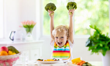 Διατροφή παιδιού 2-3 ετών: Τι μπορεί να τρώει σε αυτή την ηλικία;