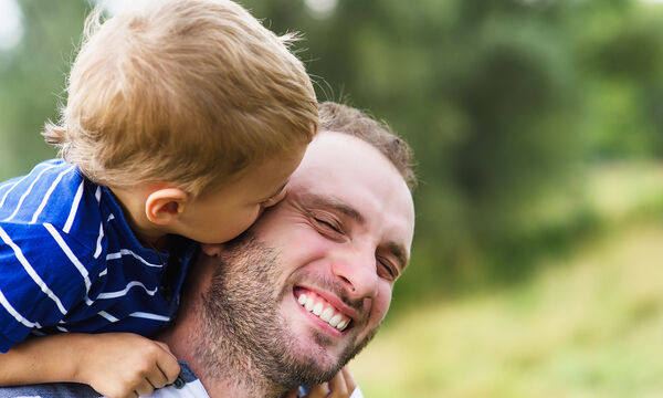 Με ποιους τρόπος ο πατέρας επηρεάζει την ψυχική ανάπτυξη του παιδιού; 