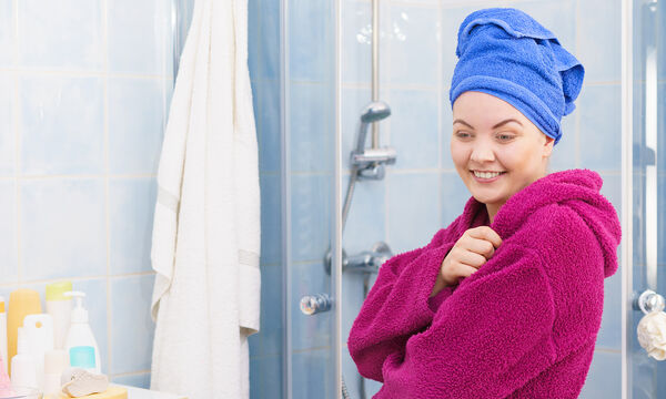 Πότε γίνονται «επικίνδυνες» οι πετσέτες και τα σφουγγάρια του μπάνιου;