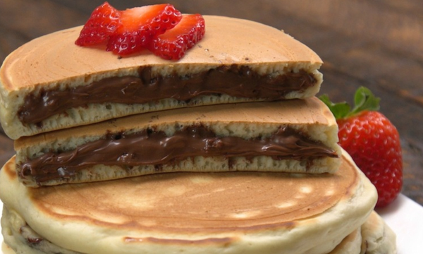 Γεμιστά pancakes με πραλίνα φουντουκιού - Ό,τι πιο νόστιμο θα φτιάξετε σήμερα (εικόνες βήμα-βήμα)