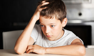 Κατάθλιψη στα παιδιά: 9 συμπτώματα που δεν πρέπει να αγνοήσεις (pics)
