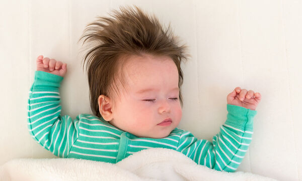 4 tips που θα κάνουν το μωρό σας να κοιμηθεί επιτόπου!  (vid) 
