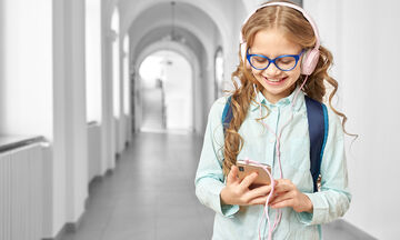 Επιτρέπεται η χρήση κινητών τηλεφώνων από μαθητές στα σχολεία;