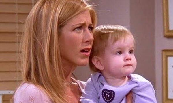 Δείτε πώς είναι σήμερα η «Emma», το μωρό της Jennifer Aniston στα «Φιλαράκια» (vid)